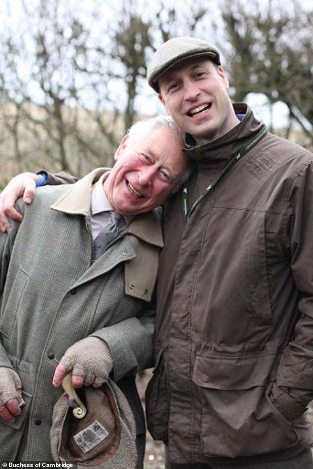 mari_2527's tweet photo. This SussexSquad talking about William and describing Sparry by accident? 😂 Because to keep up a fanfic like this, you have to be pretty ignorant of reality.

▪️"Doesn't his father love him?" Charles has expressed his joy since William's birth and has publicly said, "I am very proud of my son William," and, as king, "Today I am proud to appoint him Prince of Wales." But of course, a Sugar  knows Charles's feelings better than Charles himself. 😂

▪️It's worth adding that Diana adored William, whom she affectionately called "Wombat," and made it very clear how close she was to her eldest son, even calling him her soulmate. 🤫

▪️Does his wife not love him? Catherine has been with William for over 20 years and has described him as a wonderful husband and father, saying that having him by her side is "a great source of comfort and reassurance." But of course, this Sugar must know better than Catherine how she feels about her own husband. 😂

▪️My favorite part of the fanfic: "The British can't stand him"? Now that's comedy. 😂 The same public that saw him born as the future heir, that hopes to see him crowned king 👑, that warmly welcomes him to his engagements, and that has consistently ranked him among the most popular royals in polls for years? A curious definition of "not being able to stand him."

▪️And Sparry and Smurkle don't like him? 😂 Oh, how devastating. William's probably at home staring at the ceiling, wondering, "How am I going to go on?" The funniest thing is how important they think their idol is in William's life. 😂 That's definitely their best fanfic.

And let's be serious: reading some of the Sugars' posts, it seems William interests them far more than Sparry. And with their constant obsession with Catherine and imagining Smurkle in her place, their own comments give them away. It seems what really bothers them is that reality never put their idol where they dreamed of seeing her.

In the end, they confused "we can't stand William" with "nobody can stand William." They invent what Charles, Catherine, and even the British public feel so that everything fits their fantasy. That's not knowing William's life: it's writing fanfiction and getting angry because reality refuses to follow the script of their narratives.