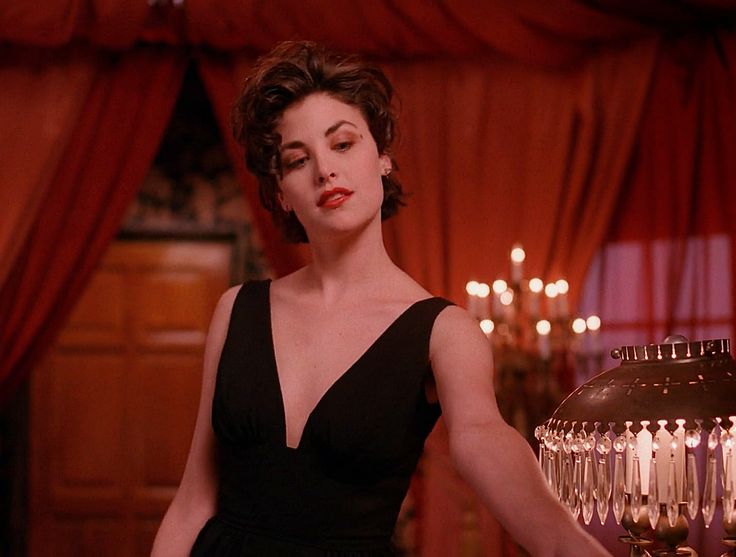 freakyfilms0's tweet photo. Audrey Horne in Twin Peaks https://t.co/hrPZHPpUba