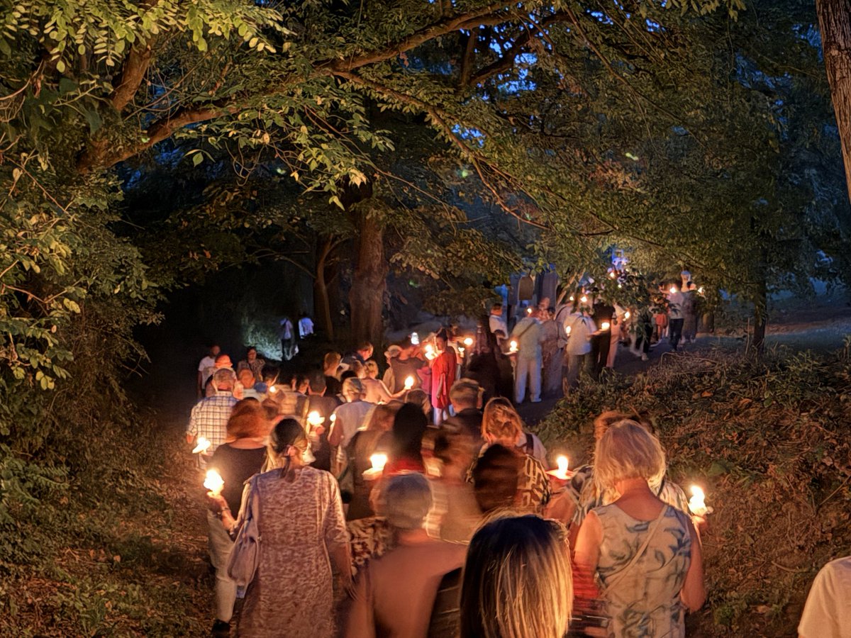 MarinPiukovic's tweet photo. 4. i 5. kolovoza obilježavaju se Velike Tekije kada vjernici tradicionalno hodočaste u ovo marijansko svetište  Srijemska biskupija u Petrovaradinu.
🤝 Drago mi je da sam ovom prilikom susreo i drage prijatelje koji su danas iz Maradika pješice (24km) došli na Tekije. https://t.co/koBqKur9ta