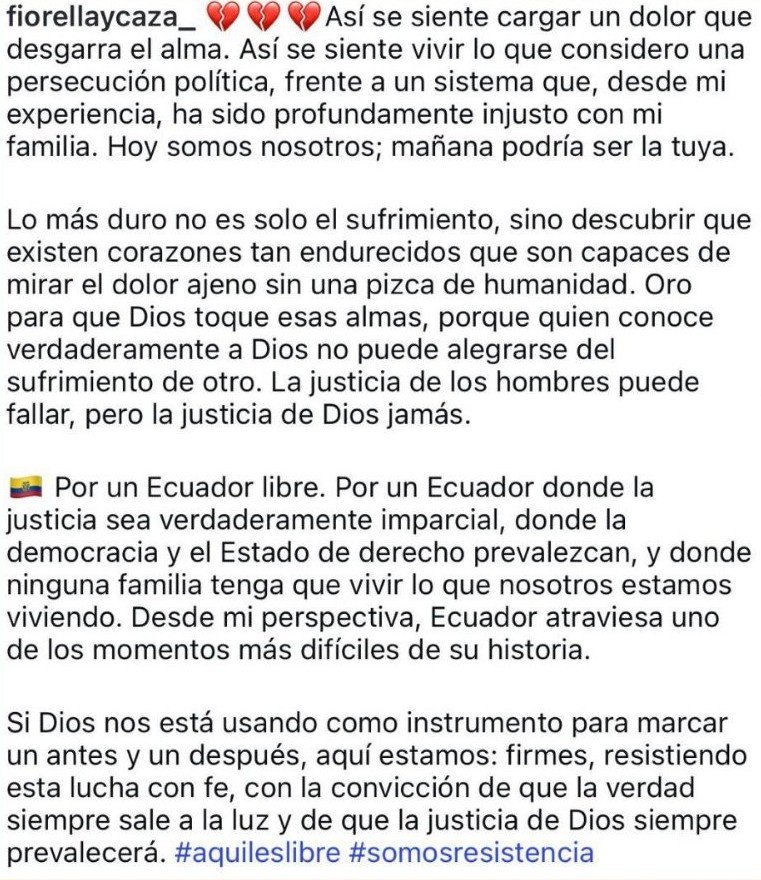 ecuainm_oficial's tweet photo. ‼️#URGENTE
Fiorella Ycaza, esposa del alcalde de Guayaquil, Aquiles Alvarez, afirmó que su familia es víctima de persecución política y cuestionó al sistema de justicia. El pronunciamiento se dio tras la sentencia de tres años de prisión contra Alvarez en el caso Grillete. https://t.co/itheEvqnvQ
