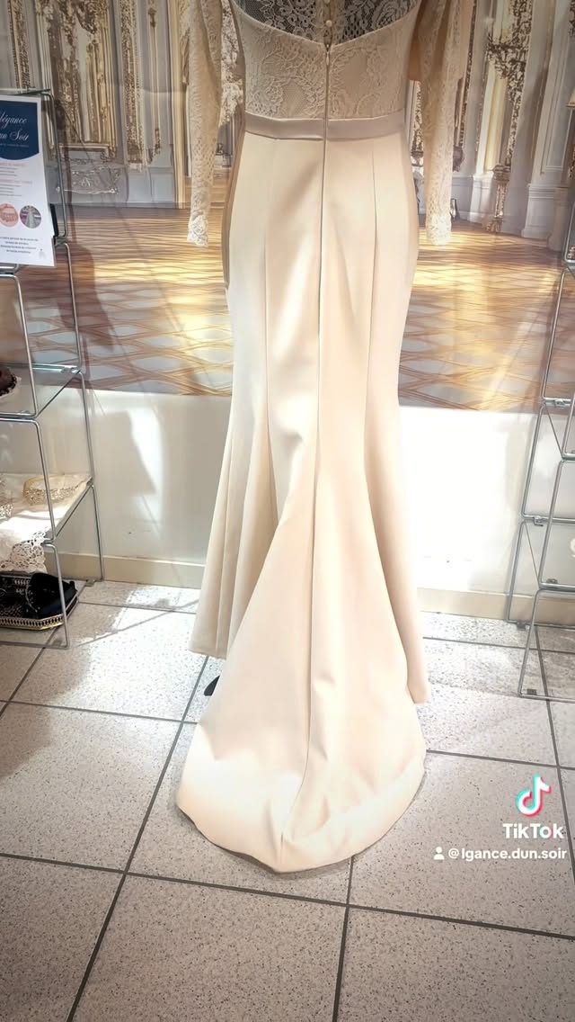 eleganceduns's tweet photo. ✨Elle a dit OUI à cette robe….. et vous la comprendrez ✨

Découvrez notre sublime robe de mariée, une création qui allie élégance intemporelle et charme absolu.
Nous proposons un service de location accompagné d’un essayage personnalisé… https://t.co/gLwwScZXiN