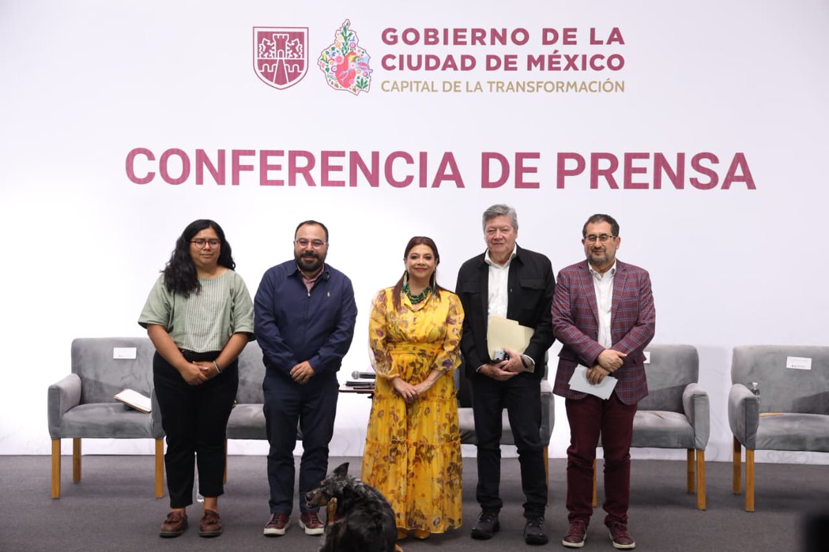 ClaraBrugadaM's tweet photo. ¡Las Líneas 4, 5 y 6 de @MICablebusCDMX son obras en marcha que registran un 20% de avance! 

Realizamos una inversión histórica de más de $17 mil millones para conectar las zonas más altas de las periferias de nuestra ciudad. Estas obras significan justicia territorial: reducimos hasta un 60% los tiempos de traslado para que nuestros habitantes puedan disfrutar a la familia y un mayor descanso.