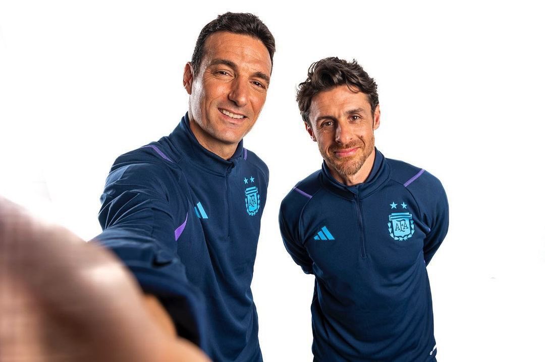 messikimochis's tweet photo. asi se ve el book de fotos de esa pareja recién casada https://t.co/M5axtcloTx