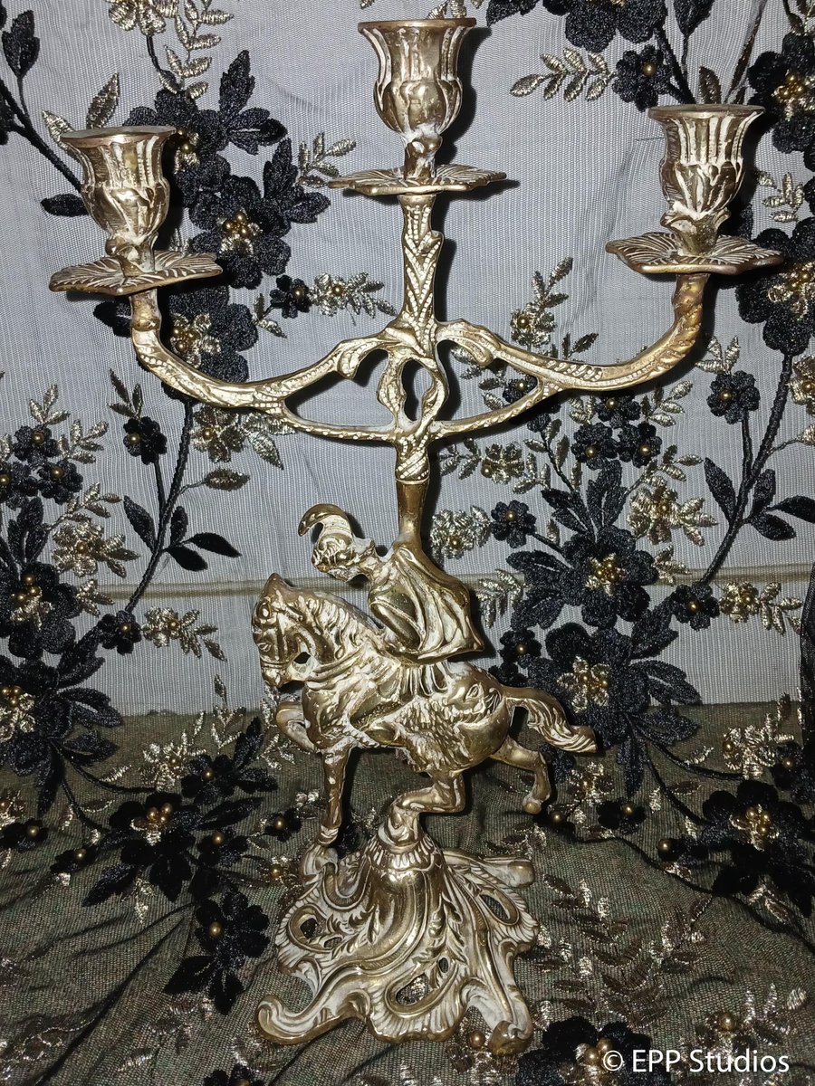 EPPStudios's tweet photo. EPP Studios, Atlanta, Georgia

At EPP Studios, our mission has always been clear: to offer filmmakers, directors, and producers the most extraordinary sets and props in the industry, pieces that cannot be found anywhere else in the world.

Today, we are proud to announce the latest addition to our collection.

A magnificent royal gold chandelier, an exceptional museum-quality piece that now joins the EPP Studios inventory, ready to elevate your next production to an entirely new level of prestige and grandeur.

Whether you are shooting a period film, a high-end television series, a music video, or a luxury commercial, this is exactly the kind of detail that transforms a set into a masterpiece.

This is what EPP Studios was built for.

Welcome to a studio where history, art, and cinema meet.

The EPP Studios Communications Team

#EPPStudios #FilmStudio #Atlanta #CinemaProps #ProductionDesign #HollywoodInAtlanta #FilmProduction #SetDesign #MasonEwingCorporation #EwingPowerProduction #RoyalDecor #LuxuryProps #MasonEwing #CoryEwing #ArnaudSoueEwing

@netflix @AmazonMGMStudio @PrimeVideo @warnerbros @MandalCapital @Lionsgate @blumhouse @InvestAtlanta @A24 @Legendary