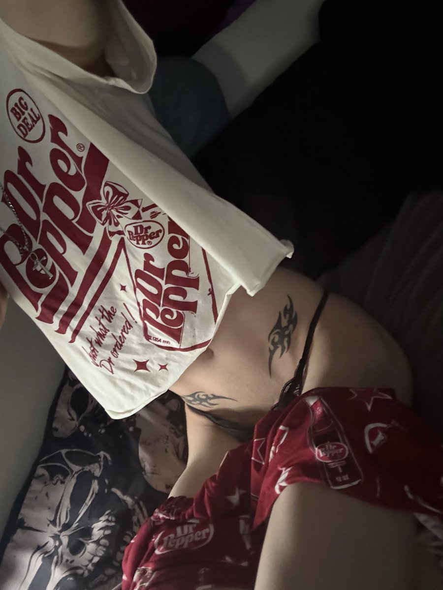 Qlfeca's tweet photo. Am I cute 🥺 #femboy #twink #nsfwtwt https://t.co/lvTAfTzEgC