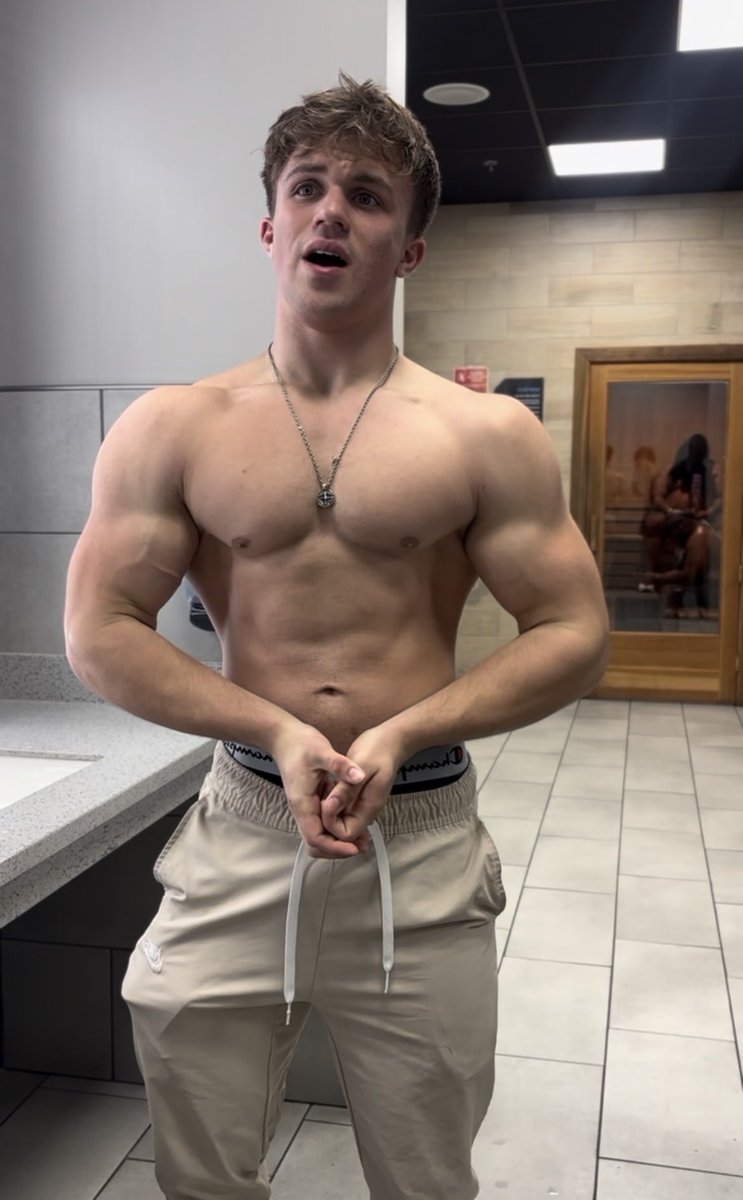 AdonisGreek11's tweet photo. Nasty pump 
Send a DM. 

#findom #alpha #malefindom https://t.co/qoI4mLZh7b