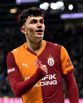 Luluman1905's tweet photo. 🚨🔥🟡🔴Galatasaray cephesi bugün Can Uzun için yeni temaslarda bulundu!

[@_samiyenhaber] https://t.co/wDJrBg7XKa