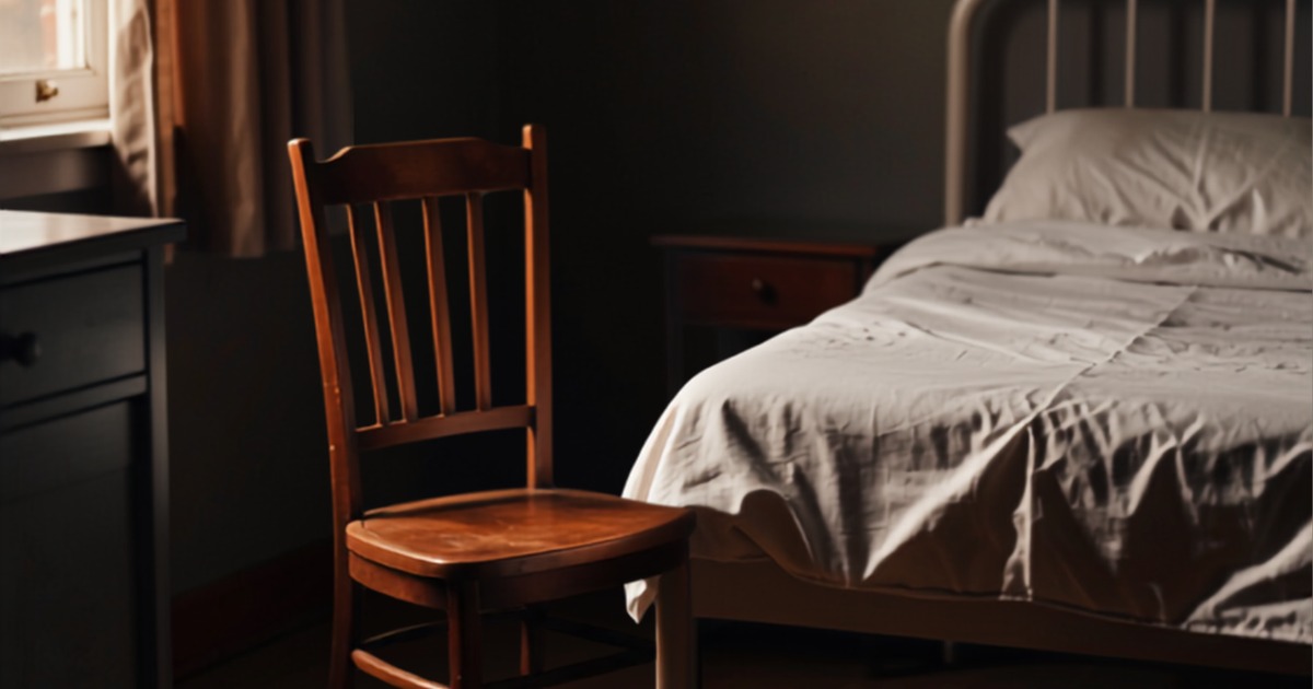 williamlight7's tweet photo. The most underused instrument in medicine isn't in the supply room. It's the chair.

Pull it up. Sit at eye level. Ask, then wait.

What a patient tells a seated physician, they often never tell a standing one.

 The Lighthouse Principle → https://t.co/ZY38JDzI09 https://t.co/snIiKvjGes