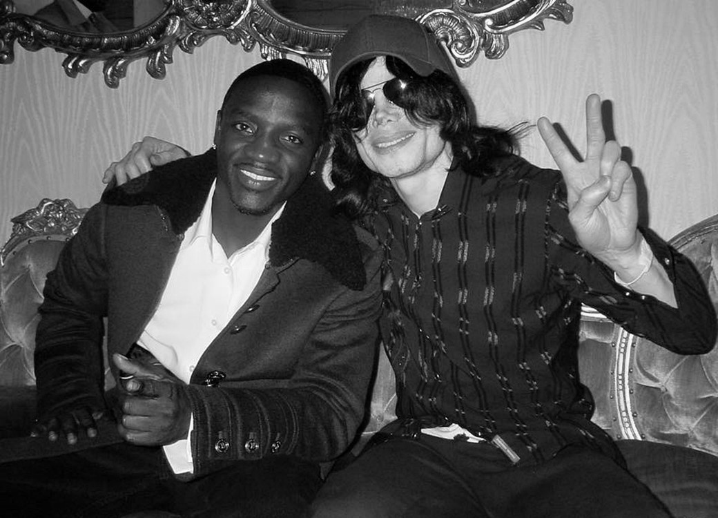 Madhu_BTS_Army's tweet photo. @The9pmShow @michaeljackson @Akon @ECARadio @GarethBayard Playing Hold My Hand by @michaeljackson & @Akon on @ECARadio with DJ @GarethBayard and Ayo @NaijaBird
#The9pmShow #ECARadio
Tune in here ➡➡ https://t.co/XP6YwUg5Lu https://t.co/NtzeiV5kLp