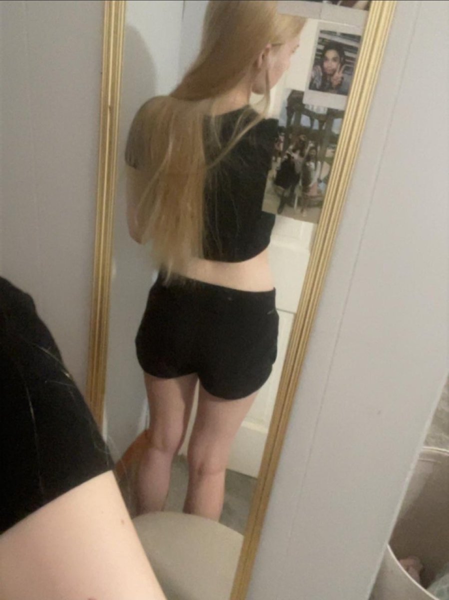 DepopBopzz's tweet photo. Cute shorts https://t.co/lPRlXRl9T3