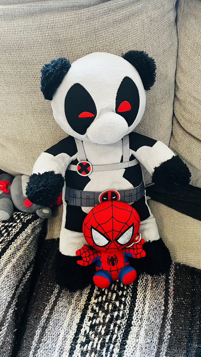 davidpringle77's tweet photo. #spideytracker #spiderman #marvel #stanlee #greydeadpool #tomholland #ryanreynolds #robliefeld https://t.co/aTvgekoQtI