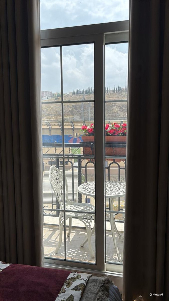 Laynr21's tweet photo. This view >> ✨ https://t.co/OYTXoqzcqN