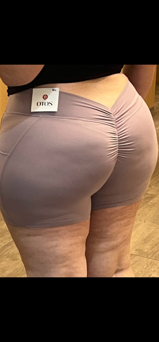 Pearlwidehips's tweet photo. What do you think?  Should I buy these? Do you think ass looks fuckable in these?
#hornymilf #bigass #bbw #bootyshaker https://t.co/cah9kuBFG5