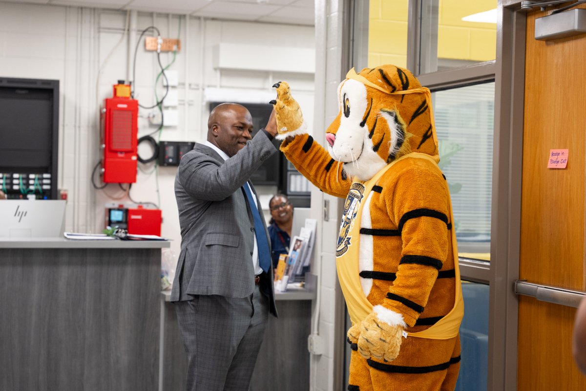 apsupdate's tweet photo. It's the second day of school, and the excitement continues! 🎉

Today, we visited Miles Elementary School, Kimberly Elementary School, South Atlanta High School, Finch Elementary School, and H.J. Russell West End Academy.

Seeing our students recharged, eager to learn, and ready to make the most of the new school year is always inspiring. The energy in our schools, along with the dedication of our educators and staff, reminds us that it's going to be another great year across Atlanta Public Schools!

#APSBackToSchool #APSStrong #OneAPS #BackToSchool