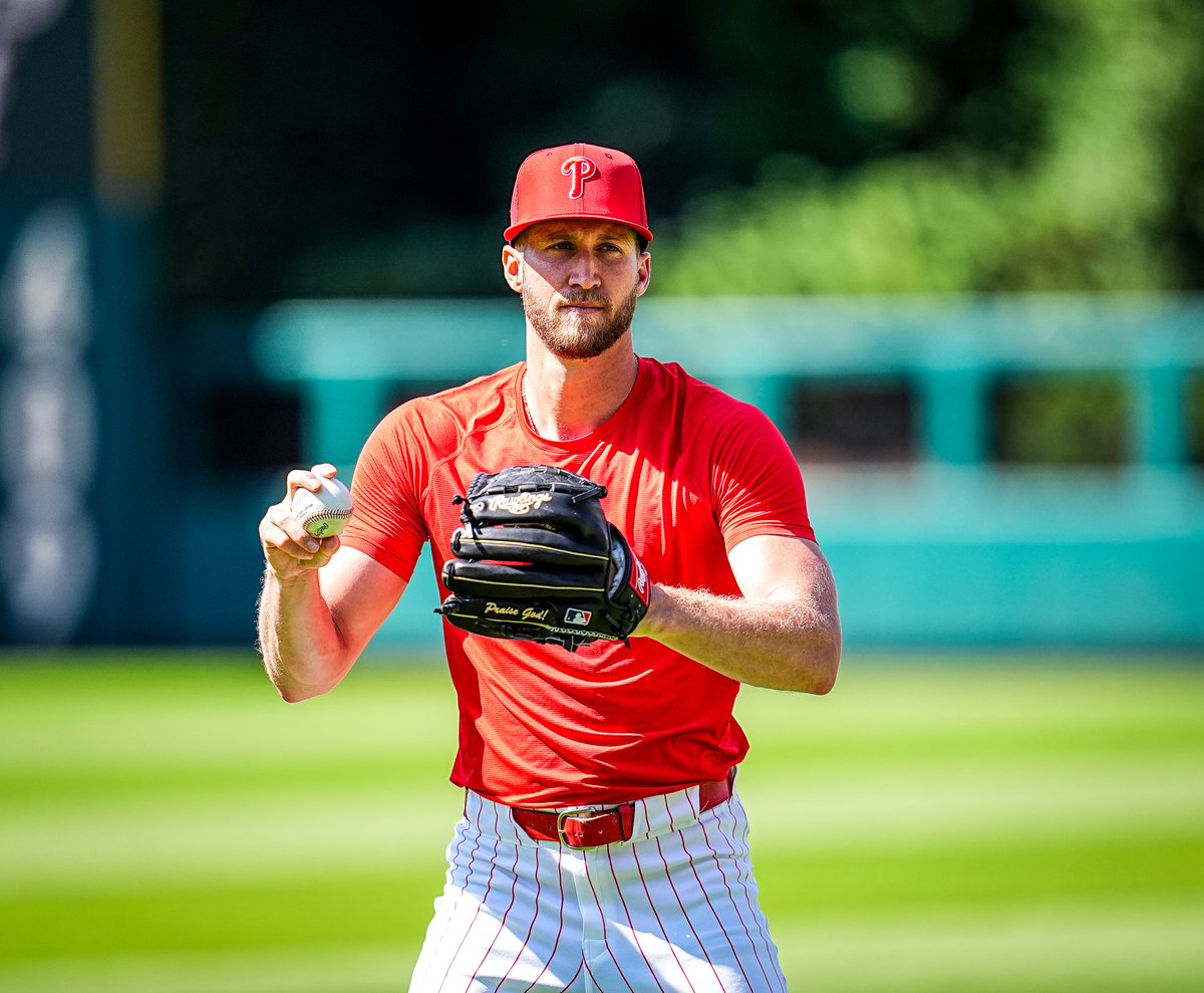 Phillies's tweet photo. New threads https://t.co/y1y1qQZhOb