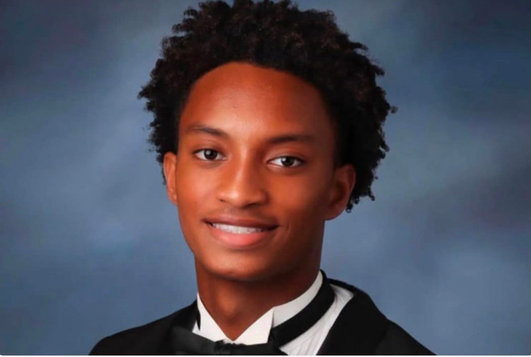 AzPetrich's tweet photo. The larynx, trachea, neck and spine are all needed to find the cause of death. There is a reason why all those parts were not returned for the second autopsy.

Say his name. Nolan Wells. RIP. https://t.co/KfdNjiFLI9
