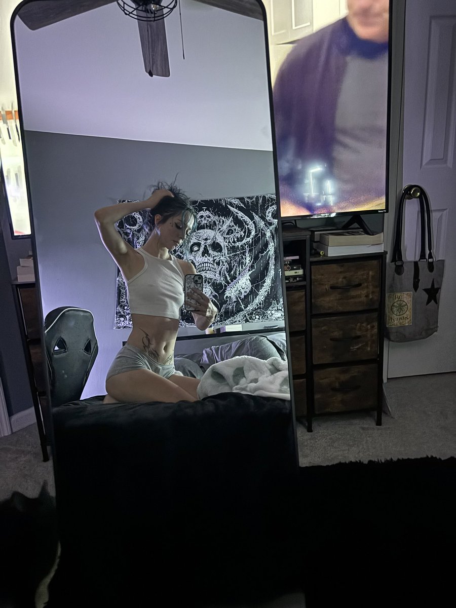 h_paige28's tweet photo. something till i get more pics blonde 😵‍💫

#nsfwtwtًً  #horny #alternative https://t.co/B4bAQdmEkn