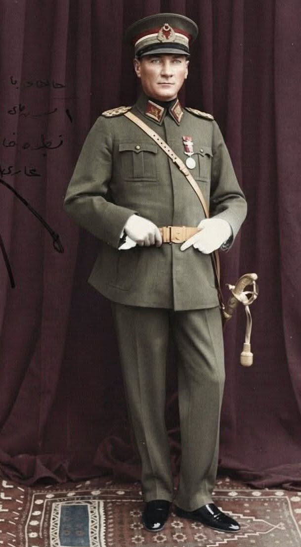 pekeryolu's tweet photo. 105 yıl önce bugün...

Milletin kaderi bir kişinin iradesine değil, o irade zaferle mühürlenene kadar milletin ta kendisine bağlandı. Başkomutanlık unvanınız kutlu olsun Başbuğumuz Gazi Mustafa Kemal Atatürk! 

#MustafaKemalAtatürk https://t.co/MsD0IDTgZv
