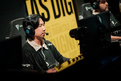 lol_eXyu's tweet photo. It’s been 6 years since I dropped out of school and decided to pursue a pro career in League. Even though my career wasn’t exactly what I imagined it to be, I’m extremely grateful to have experienced all the ups and downs of this lifestyle. 

With that said, this chapter of my life is coming to a close as I plan on returning to college in Spring and grinding TFT/Riftbound (I’m super excited for this) in the meantime. 

Thank you all for supporting me through the last few years it really means a lot!