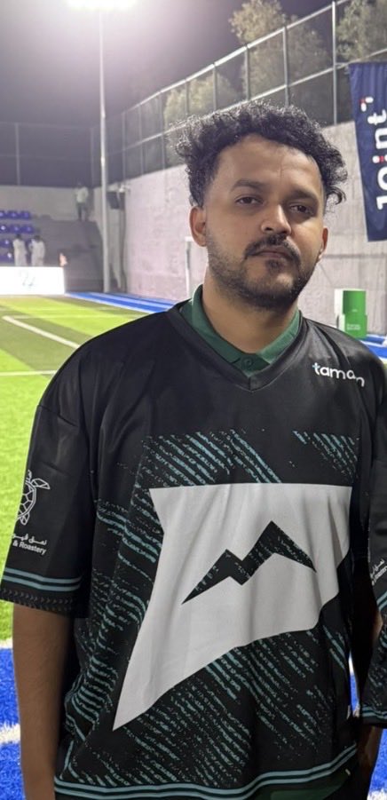 Yasso6_'s tweet photo. بما انها طالت حاب اشكر ادارة لينكس على كل الي قدموه ليا و بداية جديدة مع كلاني الجديد بيكس https://t.co/5FFkW8VfEM
