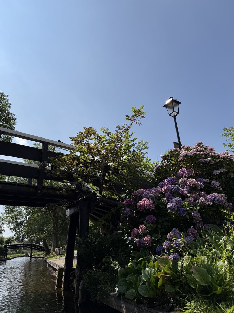 hekek_'s tweet photo. Hollanda🇳🇱
#Giethoorn
#Amsterdam
#FatihMoschee https://t.co/2H0sXzJVTA