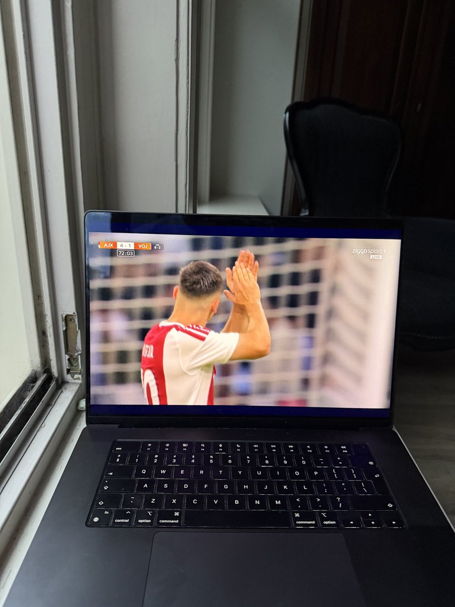 TedzPillows_'s tweet photo. Ajax playing solid ❌❌❌ https://t.co/LdAPlq3QgR