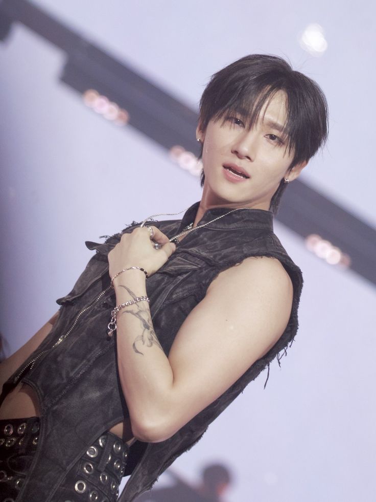 imwaitingforim's tweet photo. changkyun will officially return from his military service in exactly one year! ♡ https://t.co/NPTEaHeEIz