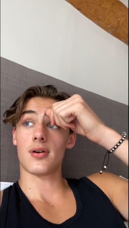 liambait24's tweet photo. Hot bait files🥵🍆, mega links and VIP group/channel for lifetime access.. I'm also taking bait requests. 
Hit me up @ https://t.co/YT4TTSjNKh https://t.co/0U6P239O8S