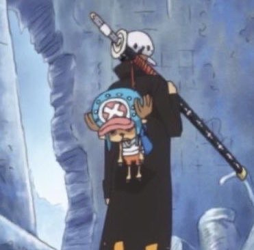 SHANKSTOPME's tweet photo. Law just letting chopper dangle from his sword while carrying him around like a keychain will never not be funny to me 😭 https://t.co/FgnDfqIE7T