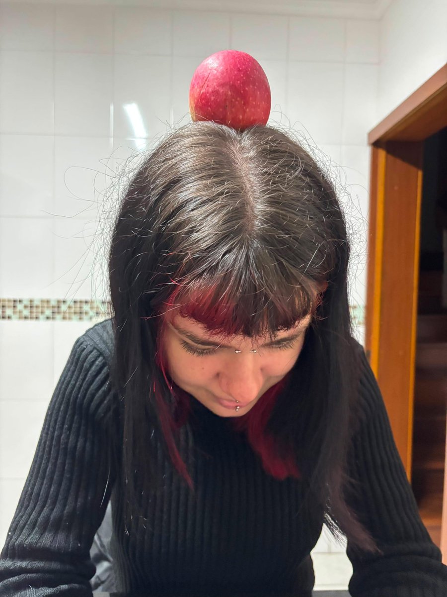 4nabortion's tweet photo. Meu namorado e sua obsessão em imaginar coisas na minha cabeça https://t.co/sqeGneiN83