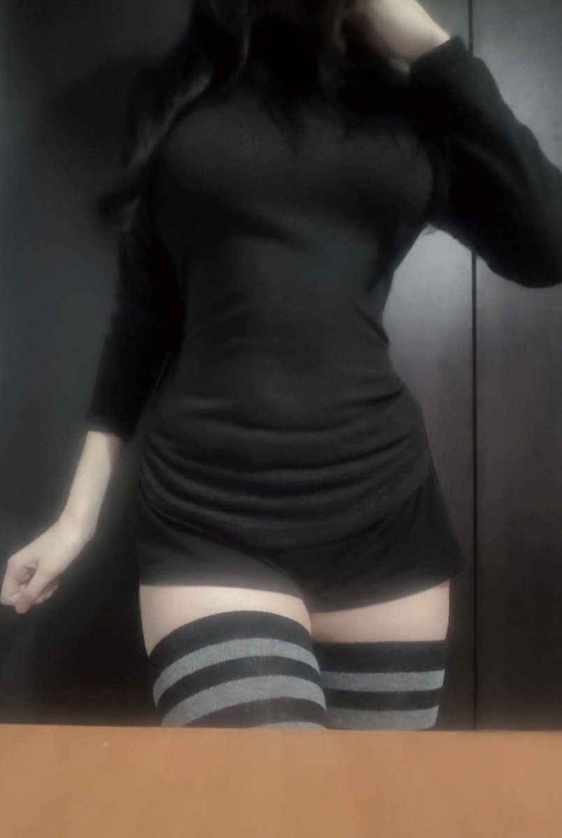 _1shir0's tweet photo. Another thighs post with stockings 
#alt #thighs https://t.co/WvD9KvFF8a
