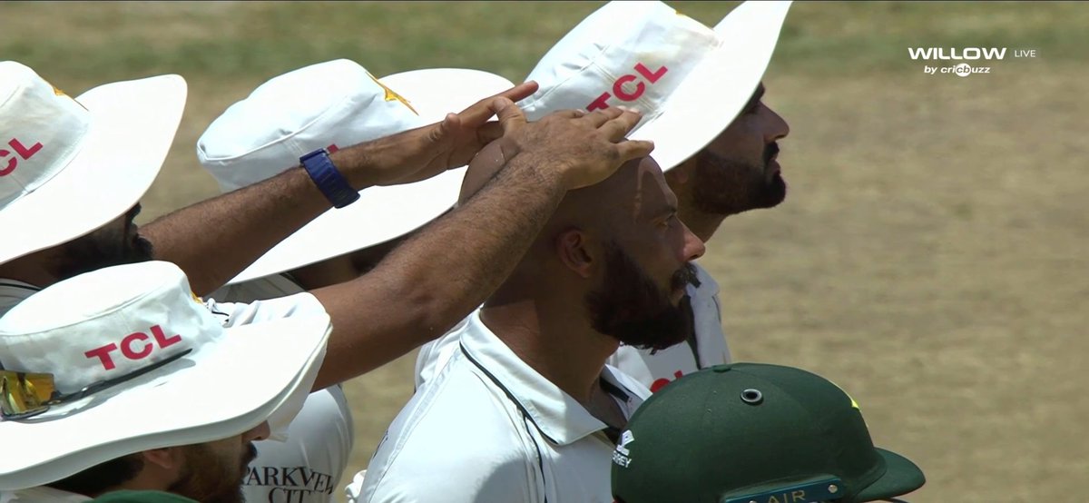 CricUniverse7's tweet photo. At Stumped Day 3️⃣
PAKISTAN in fully Commanding position against WEST INDIES at PORT OF SPAIN #TRINDAD TEST
WEST INDIES scored just 1️⃣0️⃣3️⃣/6️⃣ in their 2nd Innings.
WEST INDIES just ahead 6️⃣0️⃣ runs.
Still TWO days play left.
Sajid khan took 4️⃣/3️⃣2️⃣
#WIvPAK #teenager #Panamá https://t.co/zHKLe6TbWl