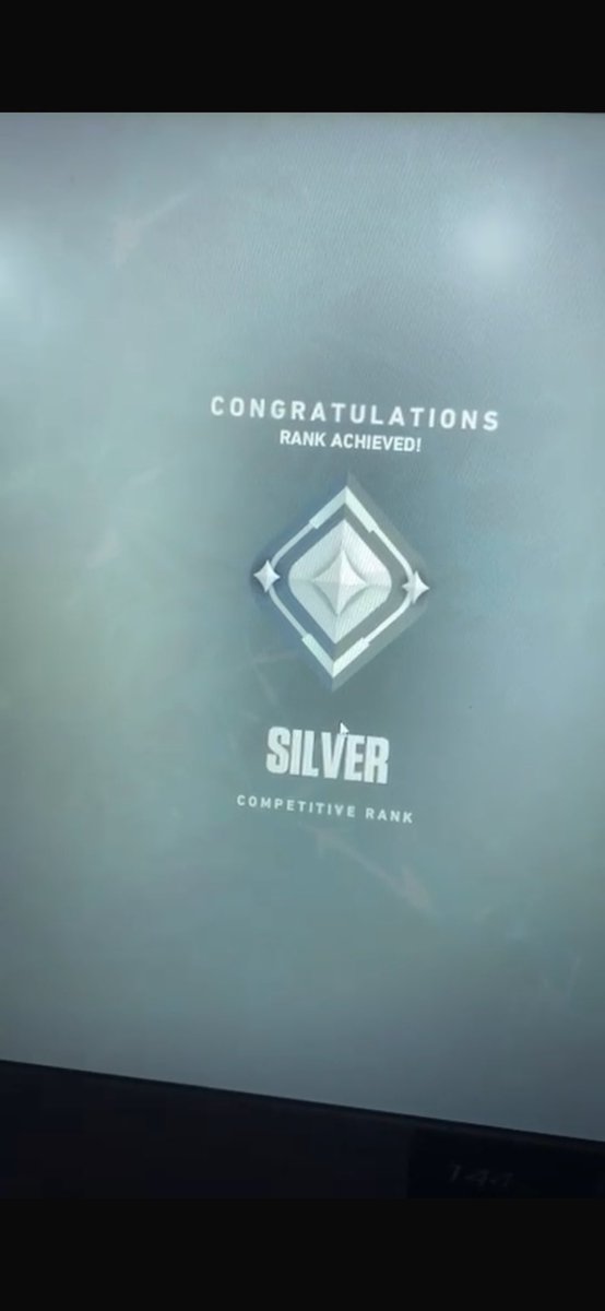 ncskie's tweet photo. selesai placement match, lgsg dikasi silver 3 sm riot😋 walaupun placement matchnya ngadepin gold sm plat.. https://t.co/EnoXPKnYrx