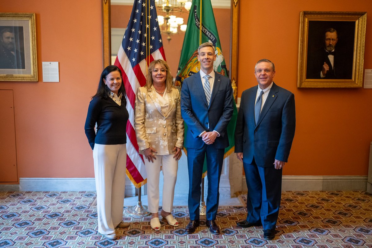 RepMcMaster's tweet photo. Pleased to convene Treasury’s Financial Literacy Roundtable with regulators, community banks, credit unions, and international banking institutions.

We discussed innovative ways to expand financial literacy, economic opportunity, and financial inclusion for Americans. https://t.co/0KvbT7LrtQ