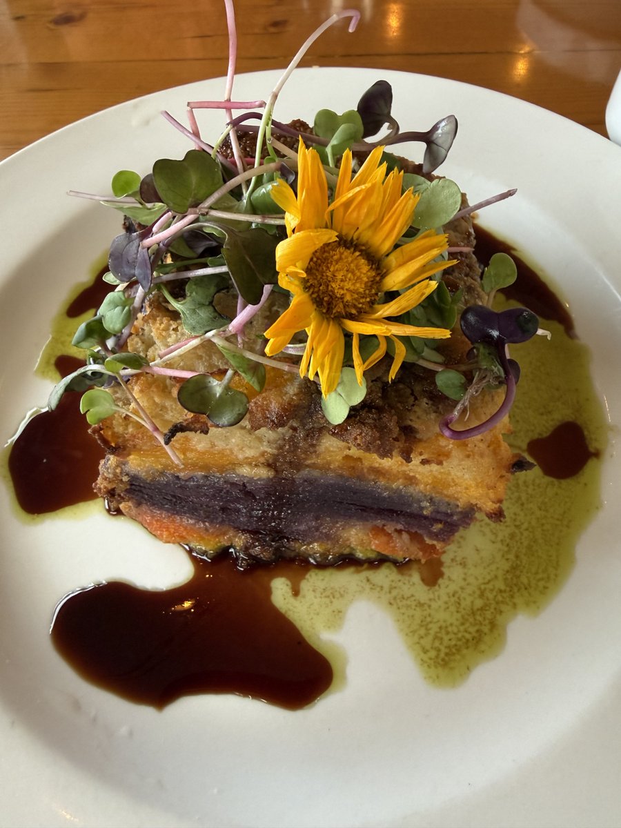 FMPR's tweet photo. Meeting of the minds at Vegetate 808. Have you tried their Momoa? https://t.co/45q9zCtdLv