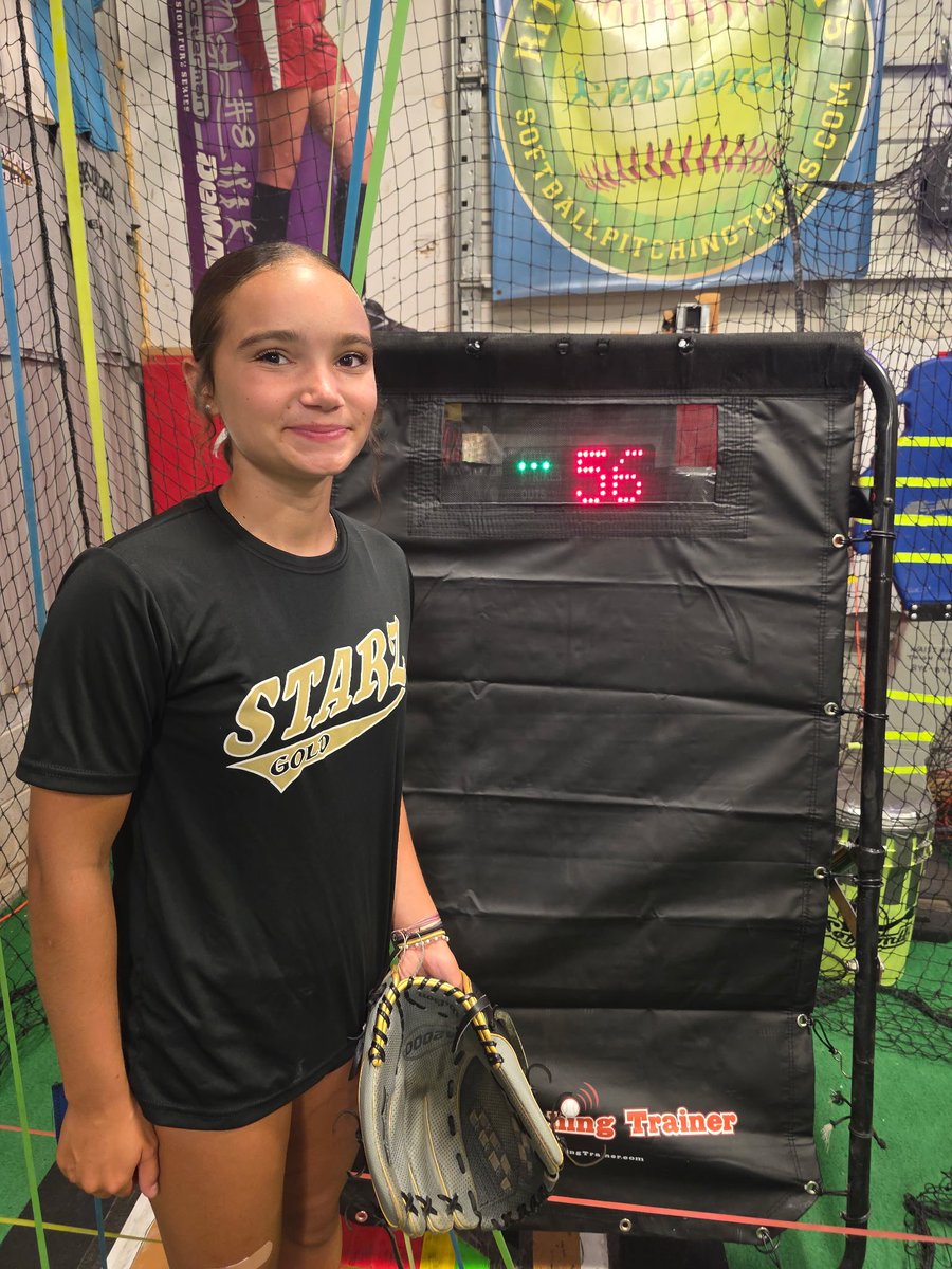 HarperPerkins_2's tweet photo. Great pitching session today working on hitting locations with @jackie_magill @ritalynngilman . Always putting in the work! 🥎💥 #ClassOf2030 #Uncommitted https://t.co/wVM2vcoHl1