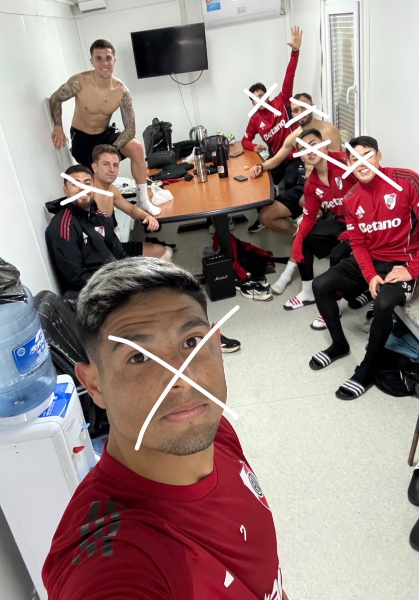 ludmilacamil's tweet photo. bueno.. quien será el ganador del GRAN CANTILO? 
el ganador vuelve a entrenar con el grupo y se vuelve titular indiscutido. https://t.co/nwxthJzdUY
