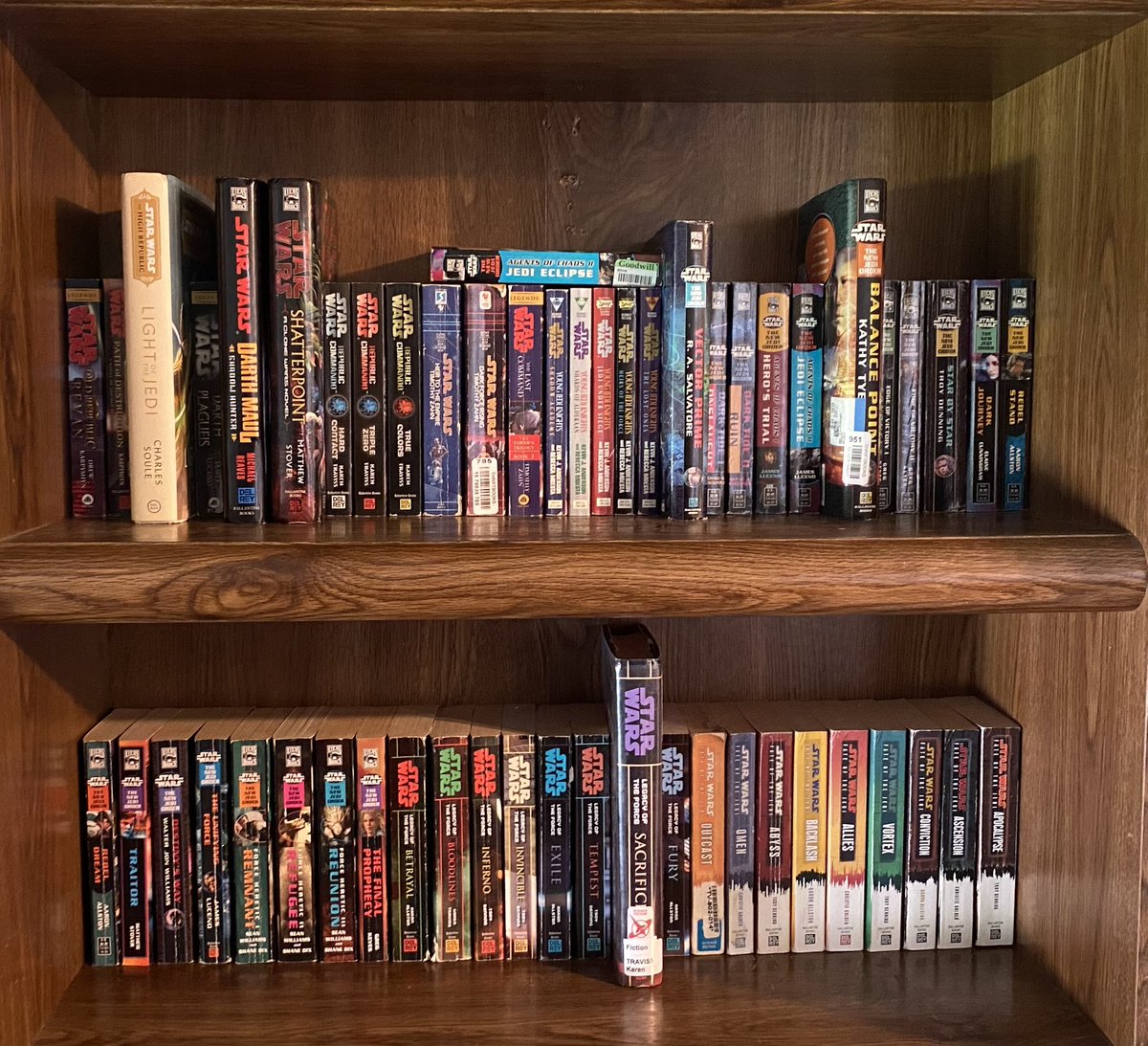 SWNestoras's tweet photo. With this book i have now filled 2 shelves, i still have 4 books to come, bringing my total to 57. If anyone has suggestions for books please let me know.

#starwars https://t.co/7cp2atk5pW