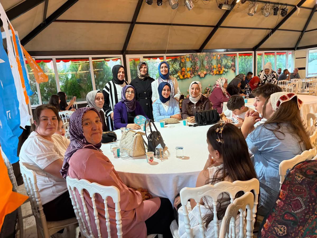 akkadincankirii's tweet photo. İl Başkanımız Koray Erdoğan, İl Kadın Kolları Başkanımız Melike Çilhan, İl Genel Meclisi Başkanımız Ahmet Ulusoy, İl Gençlik Kolları Başkanımız Sadık Çendek ve teşkilat mensuplarımızın katılımlarıyla, Şabanözü İlçe Danışma Meclisi Toplantımızı gerçekleştirdik. https://t.co/T2ftBp8jjl