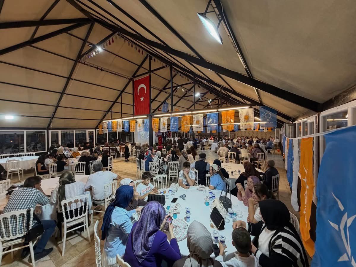 akkadincankirii's tweet photo. İl Başkanımız Koray Erdoğan, İl Kadın Kolları Başkanımız Melike Çilhan, İl Genel Meclisi Başkanımız Ahmet Ulusoy, İl Gençlik Kolları Başkanımız Sadık Çendek ve teşkilat mensuplarımızın katılımlarıyla, Şabanözü İlçe Danışma Meclisi Toplantımızı gerçekleştirdik. https://t.co/T2ftBp8jjl