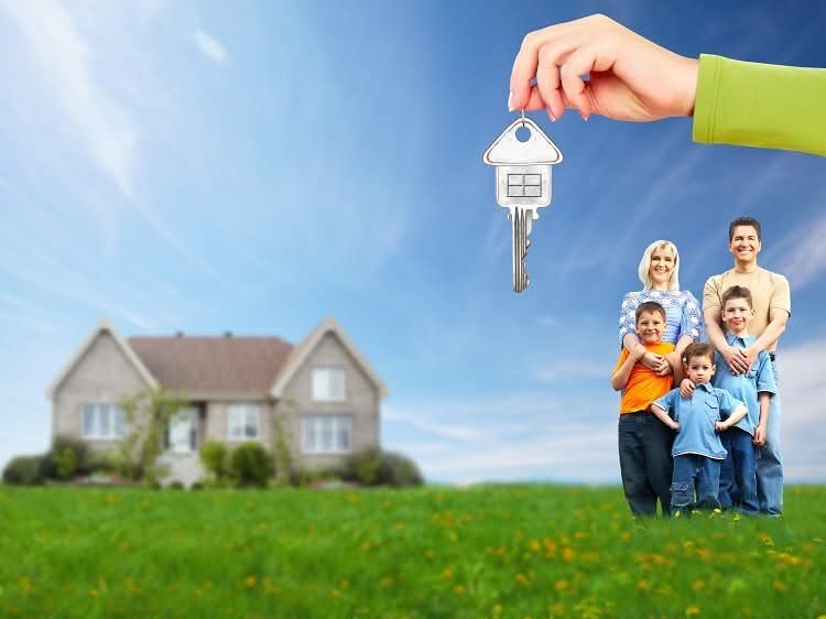park_network's tweet photo. You might be closer to your next move than you think. New data shows sellers averaged 11 years in their home in 2025, first-time buyers put down just 10% (not 20%), and many buyers now combine savings with gifts or assistance programs to get there.

#ParkPlaceNetwork https://t.co/SUIO9ztN5W