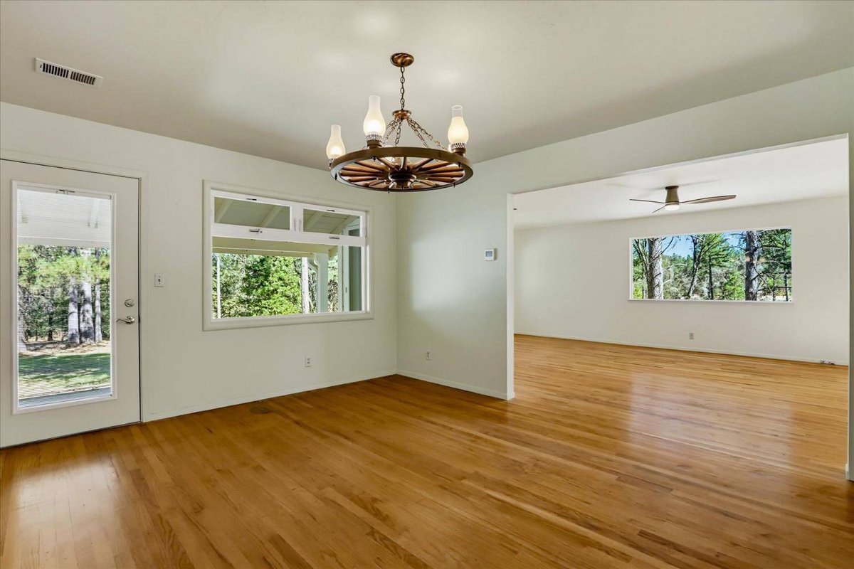 cbgrassrootsre's tweet photo. New listing in Grass Valley 🌲
3 bed, 2 bath, 2128 sq ft home on nearly 5 acres with porch, big kitchen, 2-car garage + workshop, RV/boat parking and outbuildings. Retreats with this much space are rare here.
https://t.co/kVWaoL76LG
#GrassValley #CountryHome https://t.co/4jnwtMxABB