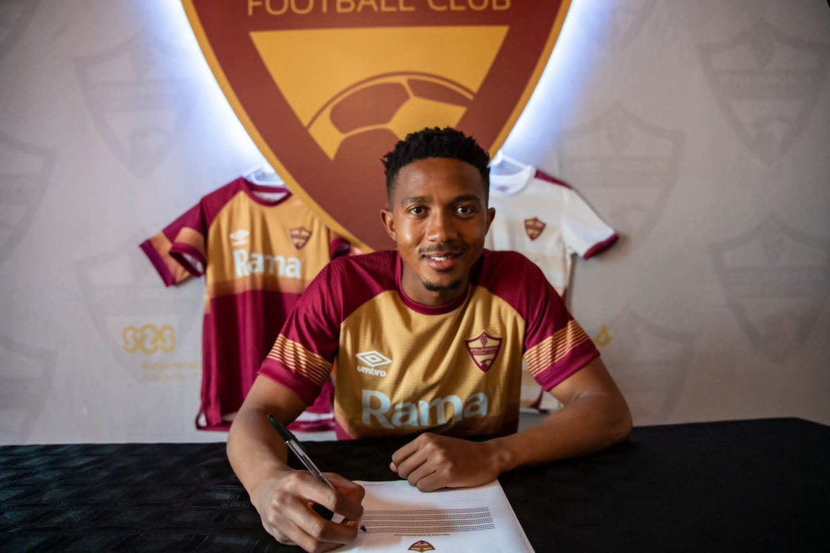 O_jay5106's tweet photo. Further departures from Naturena: Given Msimango has officially completed his move to Stellenbosch FC.
​Thank you, Skip, for your leadership, consistency, and absolute commitment to the gold and black badge across 53 appearances. Wishing you all the best in the Western Cape! https://t.co/INZmaWYDt7