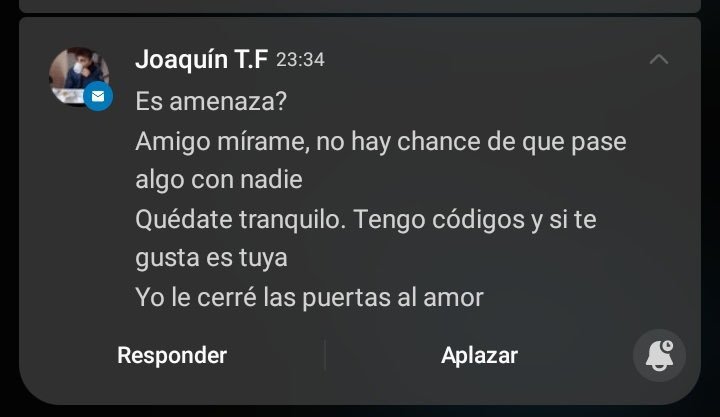 Valentologo's tweet photo. cómo lo iba a mirar si le estaba hablando por mensaje no https://t.co/gnNmZw4ibD