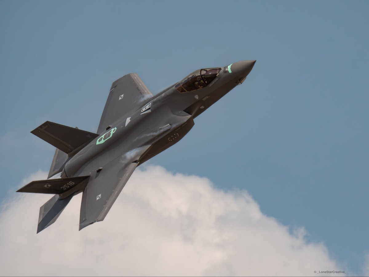 LoneStarCreativ's tweet photo. Polish Air Force F-35A Husarz 3516 on a LM test flight over Fort Worth. If I’m correct, I think this is the last one to come out of the U.S. https://t.co/d1v4cR8sZ2