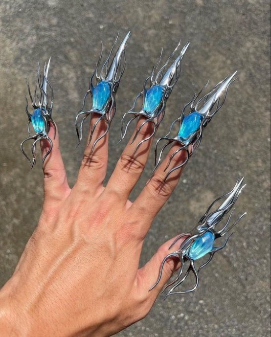 gentleescape's tweet photo. would you rock this nails inspo ? https://t.co/zlDnjTswHd