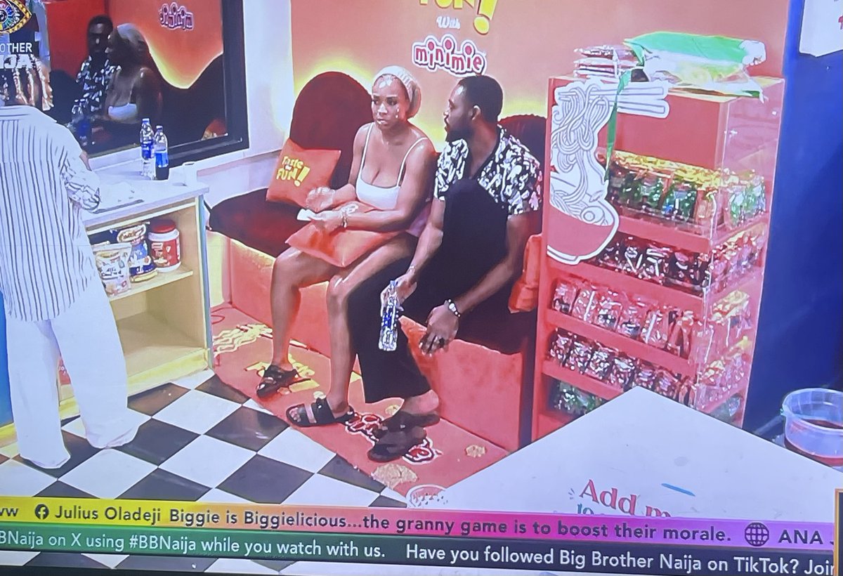 Fabulous5319011's tweet photo. I can barely say 2 words to Ricky 👀
#bbnaija
#rickybbn https://t.co/TfhcLULVp3