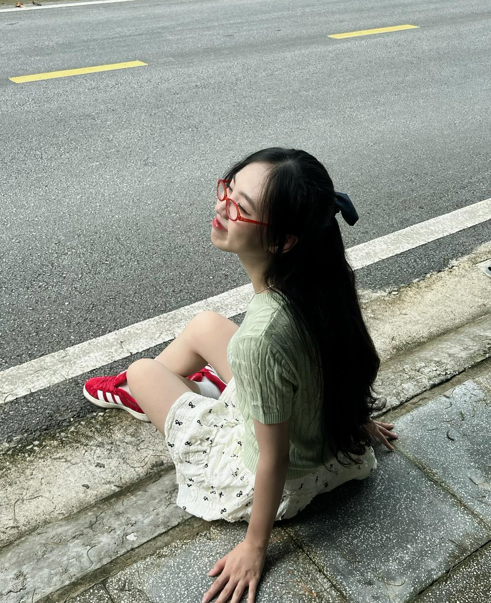 YiitUmut4's tweet photo. Yo! 😎 Quick reminder: the world is a better place with you in it—go shine today! 🔥
CvgWdy https://t.co/h19BMcg2ox