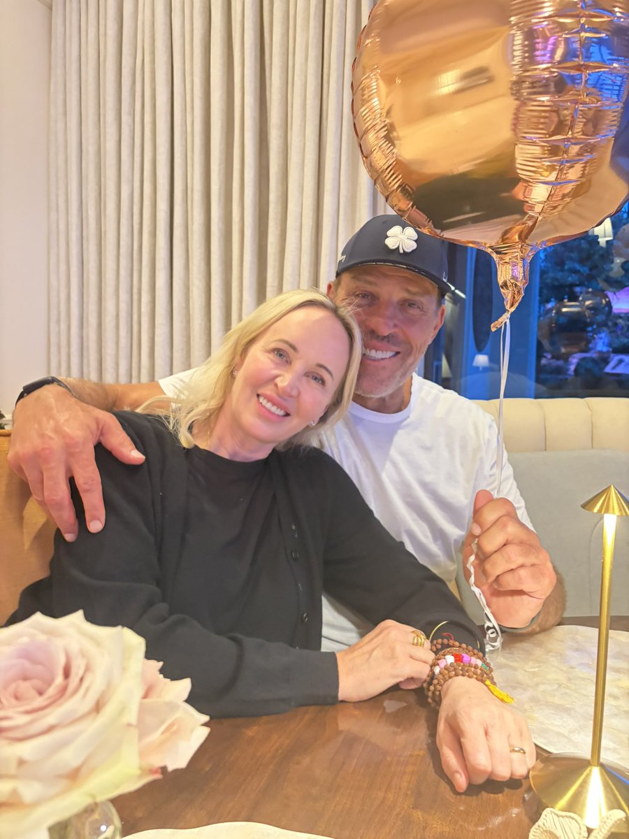 TonyRobbins's tweet photo. Happy Birthday to my wife, my Sage. 💘 After 27 years together, I’m still in awe of this woman!

Forever grateful to God for guiding us together.

Please join me in giving thanks for the one and only, Sage Robbins. https://t.co/yqg3LaB719