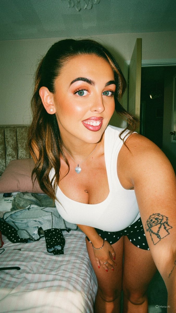 jack_a_tack's tweet photo. Scottish beauty Ellie (29). Those lips look so eager to please 😍

Getting horny over babes, the perfect night time activity. Get in my DMs if you have a girl like her to share #wankchat https://t.co/WNi7r8W4j8